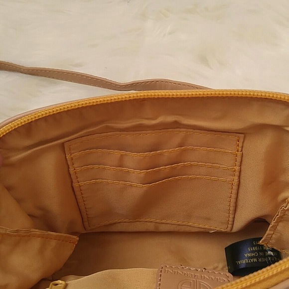 New Giani Bernini crossbody - Picture 3 of 7